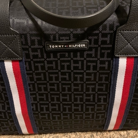 Black Tommy Hilfiger Weekend Bag - Picture 2 of 4